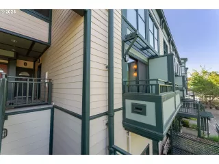 Photo #2: 295546574 Listing 