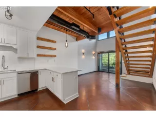 Photo #3: 295546574 Listing 