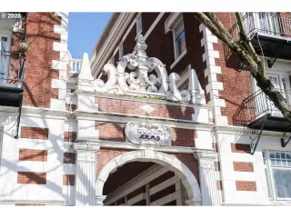 Photo #2: 295679591 Listing