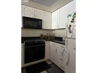 Photo #5: 296156181 Listing 