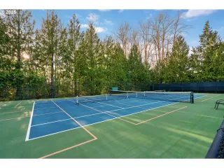 Photo #1: 296212685 Listing 