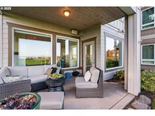 Photo #2: 296212685 Listing 