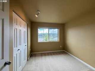 Photo #4: 296291195 Listing