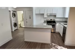 Photo #1: 296293998 Listing