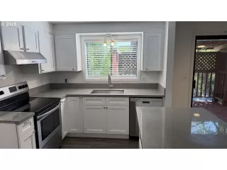 Photo #2: 296293998 Listing