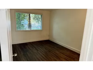 Photo #4: 296293998 Listing