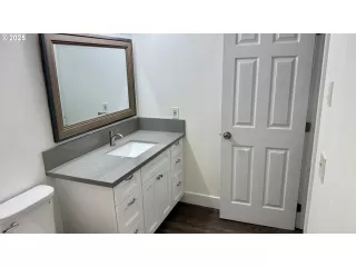 Photo #5: 296293998 Listing