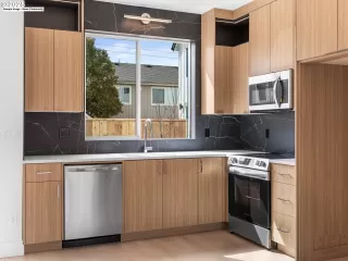 Photo #2: 296318811 Listing 