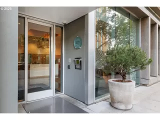 Photo #3: 297576440 Listing 