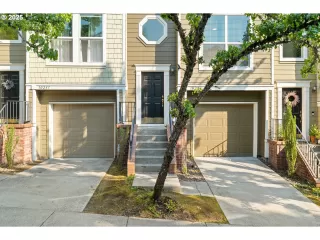 Photo #2: 298058769 Listing