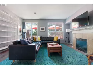 Photo #5: 298058769 Listing