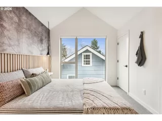 Photo #6: 298605192 Listing