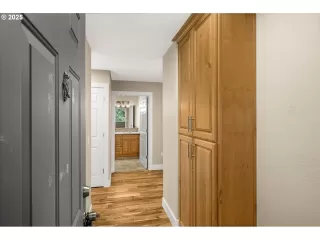 Photo #3: 299366222 Listing