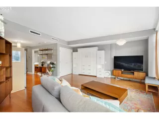 Photo #5: 299470392 Listing 