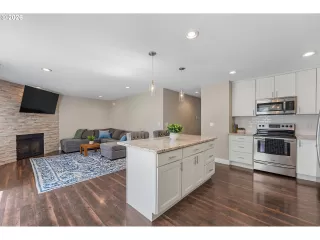 Photo #2: 299507705 Listing 