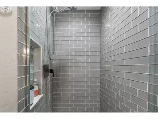 Photo #6: 299507705 Listing 