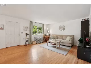 Photo #1: 299664382 Listing