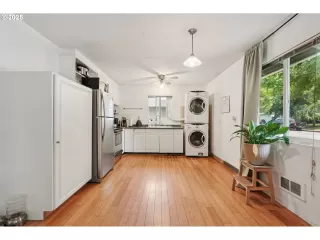 Photo #3: 299664382 Listing