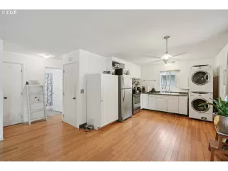 Photo #4: 299664382 Listing