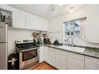 Photo #6: 299664382 Listing