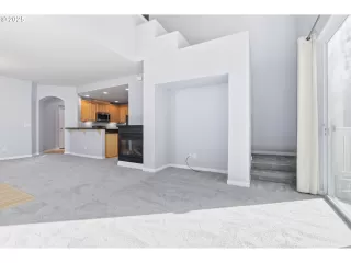 Photo #2: 300080082 Listing