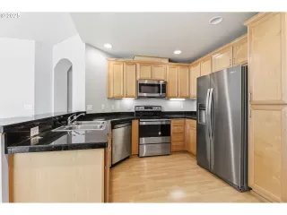 Photo #4: 300080082 Listing