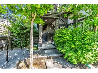 Photo #2: 300121667 Listing