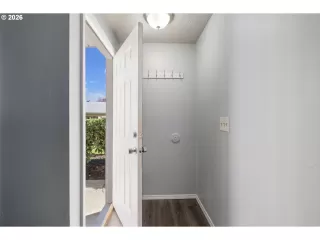 Photo #2: 300152853 Listing