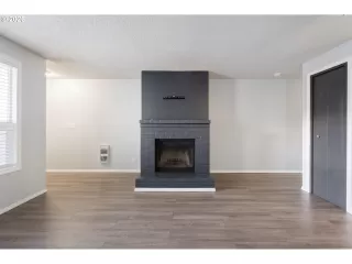 Photo #6: 300152853 Listing