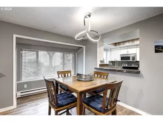 Photo #6: 301167922 Listing 