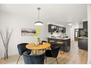 Photo #2: 301233168 Listing 