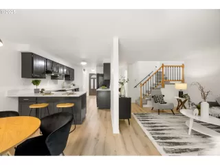 Photo #4: 301233168 Listing 