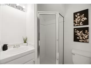 Photo #6: 301233168 Listing 