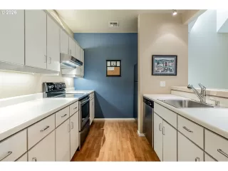 Photo #6: 301280307 Listing 