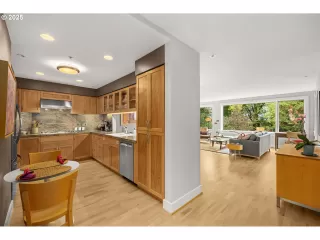 Photo #3: 301668021 Listing 