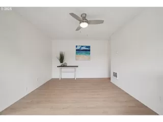 Photo #2: 302153301 Listing