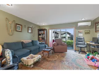 Photo #1: 302476854 Listing 