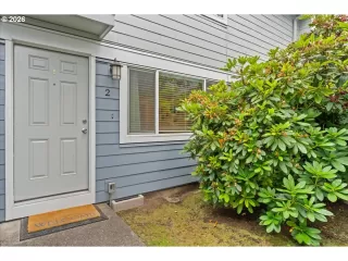 Photo #2: 302976636 Listing