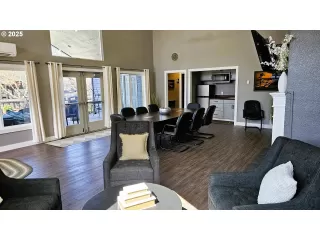 Photo #4: 303190810 Listing