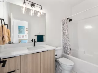 Photo #4: 303202102 Listing