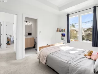 Photo #5: 303202102 Listing