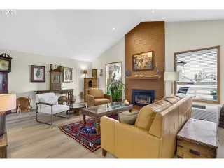 Photo #5: 303683706 Listing 