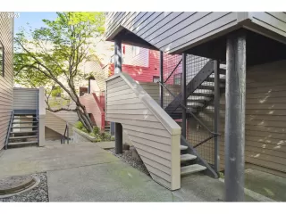 Photo #3: 303856134 Listing