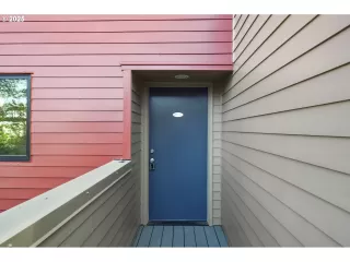 Photo #4: 303856134 Listing