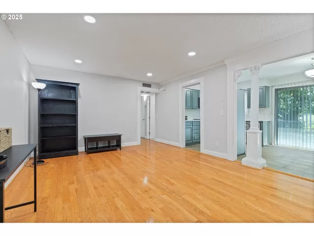 MLS: 304690782 Condo For Sale