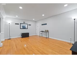 Photo #1: 304690782 Listing 