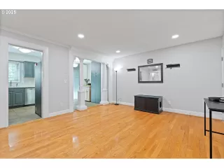 Photo #2: 304690782 Listing 