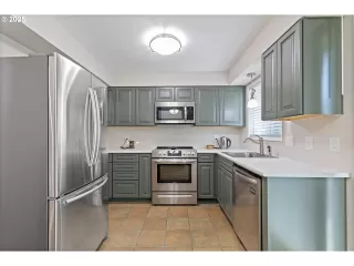 Photo #3: 304690782 Listing 