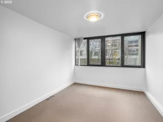 Photo #2: 304873083 Listing