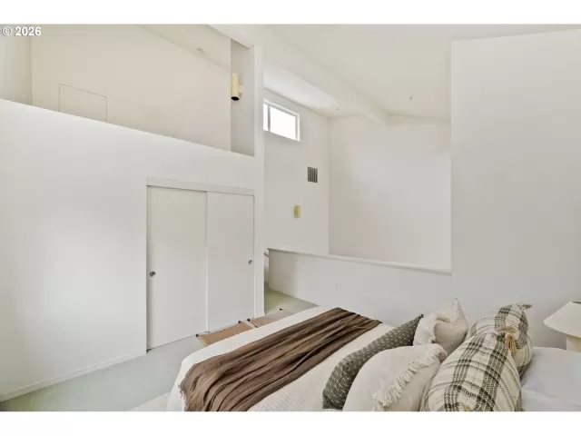 MLS: 305134655 Condo For Sale